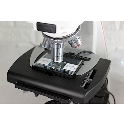 HS80 with its Biological Microscope