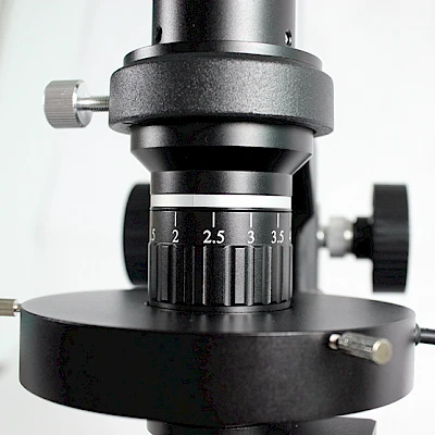 0.6~5X Continuous Zoom